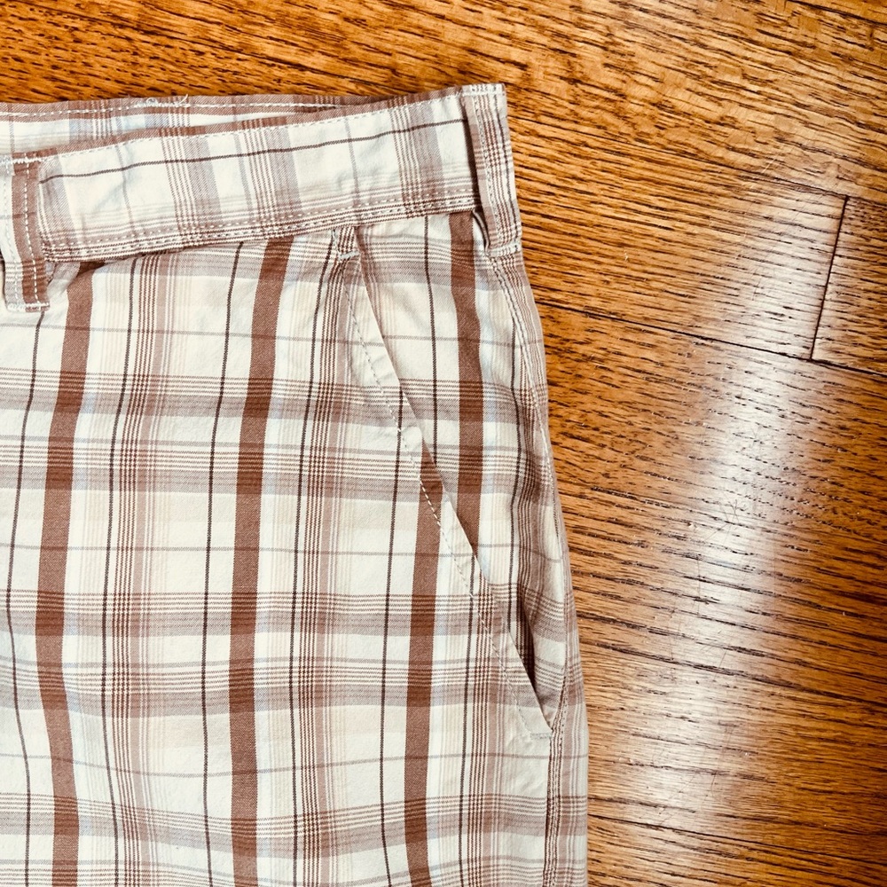 JOS A BANK PLAID SHORTS - Picture 4 of 6